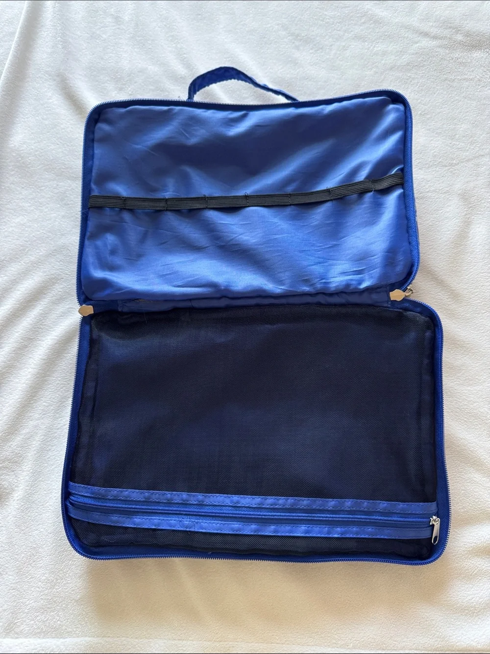 Ellen Tracy quilted travel cosmetic bag